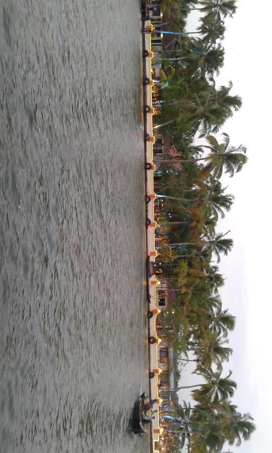 Regant Lake Village, Kollam. Chavara Exterior photo